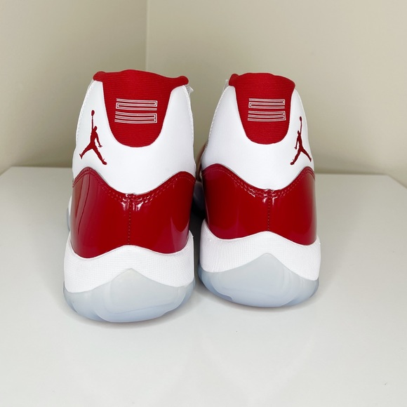 Jordan 11 Retro CHERRY 🍒 DS - Picture 5 of 8